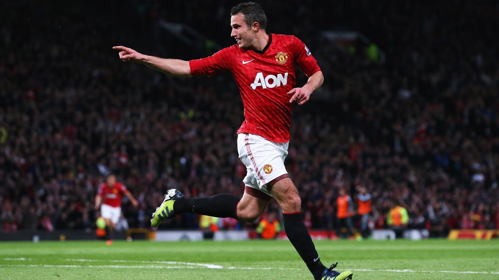 那不勒斯打破进球荒，维尼修斯球迷集体高唱助威，足球世界的双城记，那不勒斯破荒与维尼修斯球迷助威，足球世界的双城记